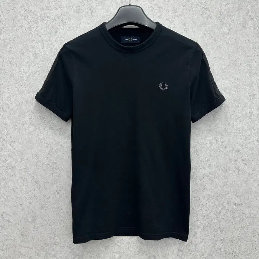 [BUNJANG] Fred Perry Men's Half Sleeve T-Shirt Size S / 90 프레드페리 남자 반팔 티셔츠