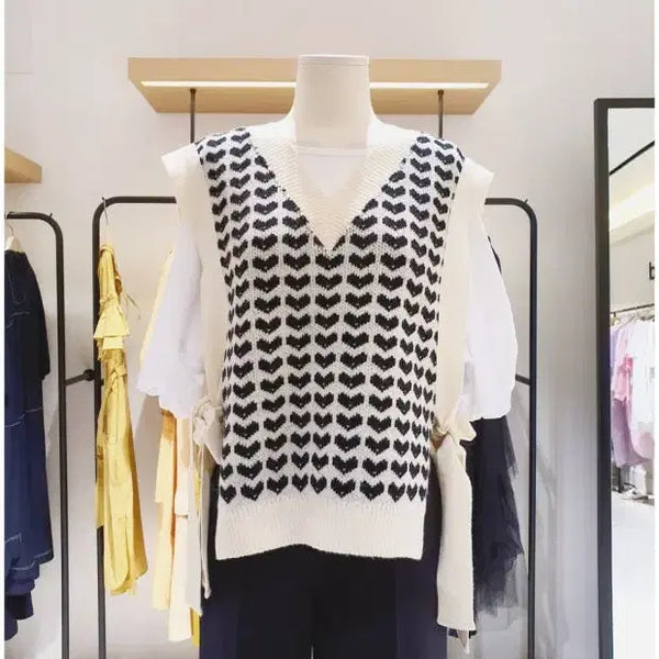 [BUNJANG] O HUI HUI Heart Intarsia Knit Vest / 오즈세컨 하트 인타르시아 니트 베스트