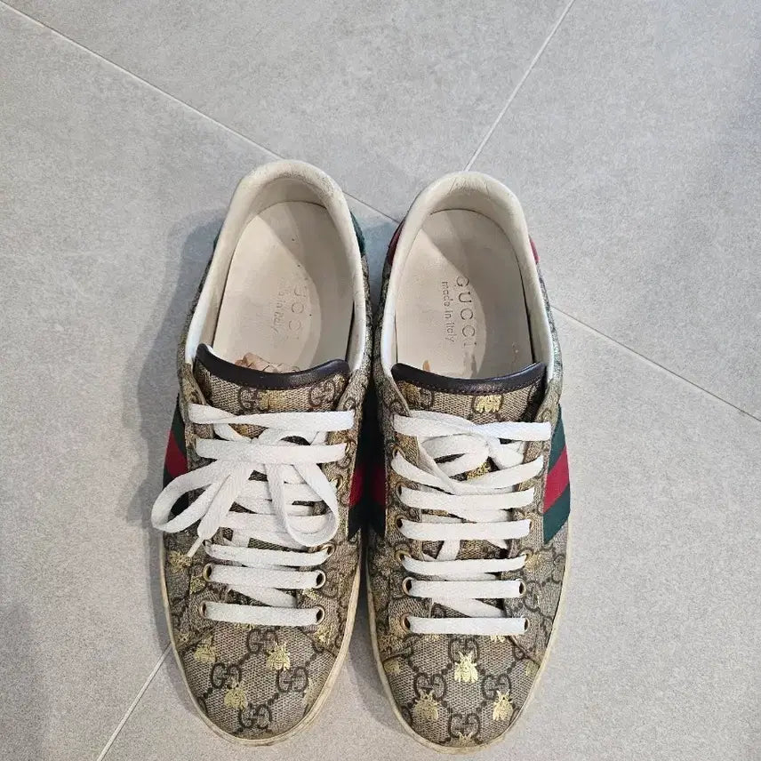 [BUNJANG] Gucci Bee Pattern Sneakers Gold Size 270 / 구찌 스니커즈 꿀벌 패턴 골드270
