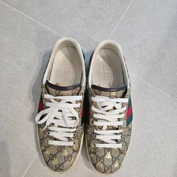 [BUNJANG] Gucci Bee Pattern Sneakers Gold Size 270 / 구찌 스니커즈 꿀벌 패턴 골드270