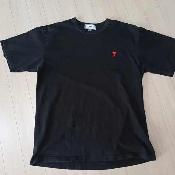 [BUNJANG] Ami Heart Logo Short Sleeve T-Shirt Black / 아미 하트 로고 반팔 티셔츠 블랙