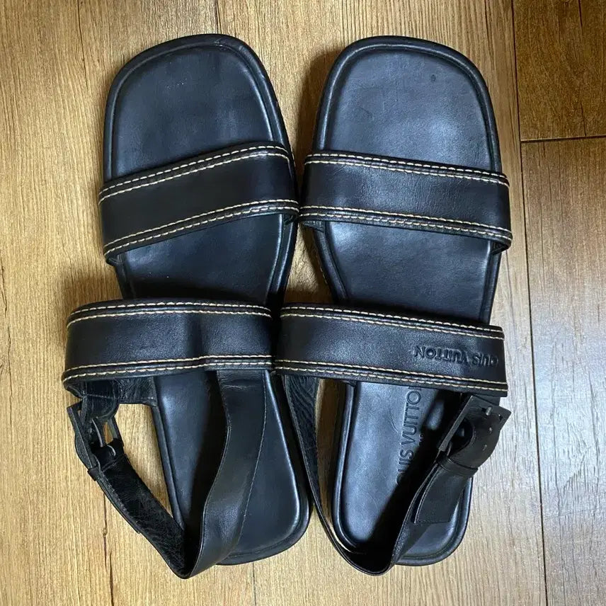 [BUNJANG] Louis Vuitton Men's Black Leather Sandals Size 9 (280) / 루이비통 남성 샌들 사이즈 275