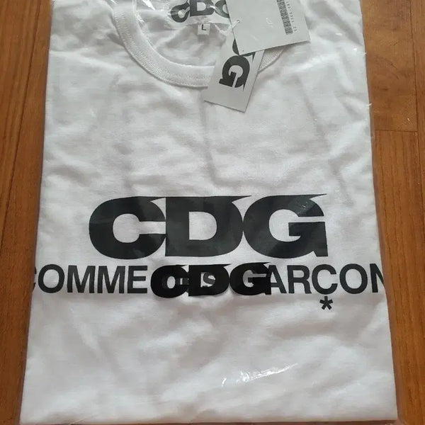 [BUNJANG] Comme des Garçons CDG Logo T-Shirt White L / CDG 꼼데가르송 반팔티 화이트 L