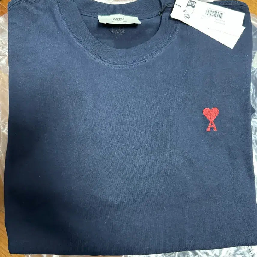 [BUNJANG] AMI Heart Logo Short Sleeve T-Shirt Navy / 아미 하트 로고 반팔 티셔츠 네이비 M,L (배송무료)