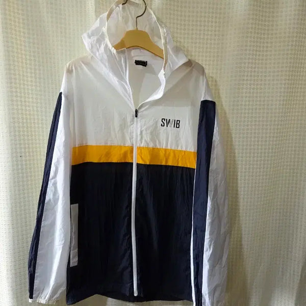 [BUNJANG] SWIB Color Block Windbreaker Jacket (Size M/L) / SWIB 바람막이 M (100)