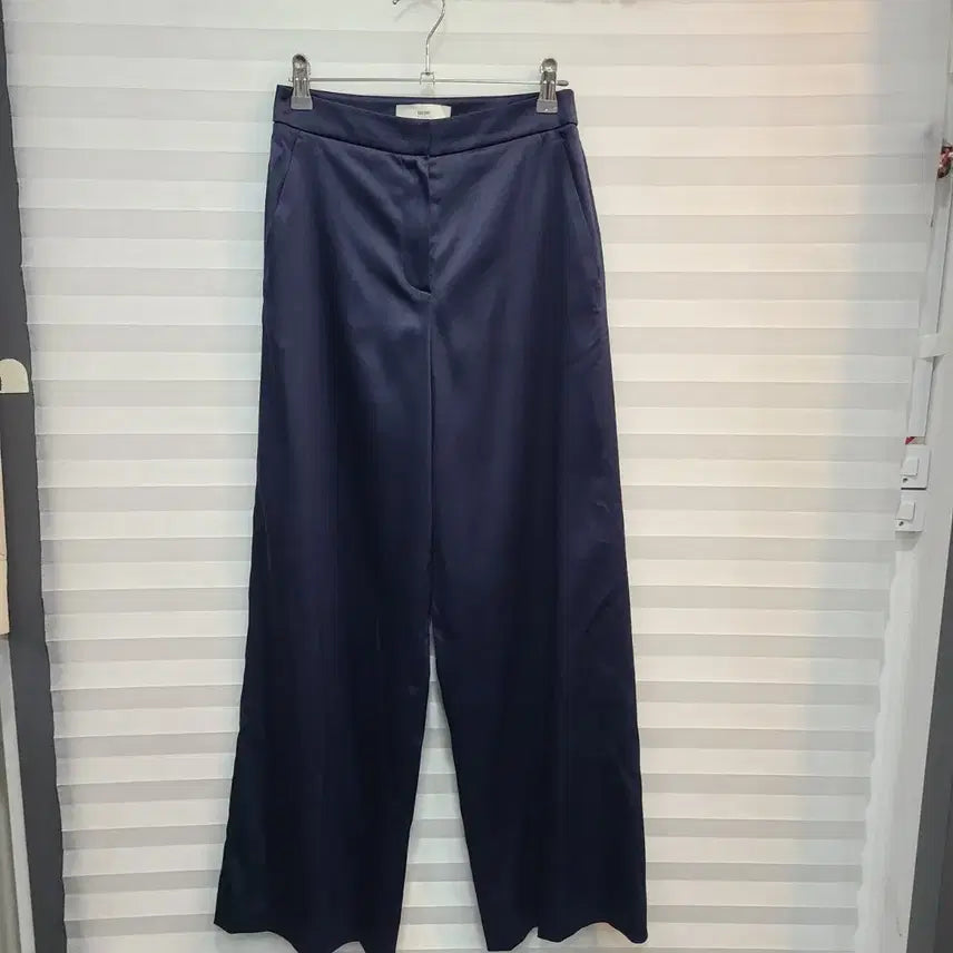 [BUNJANG] BRONN Silky Material Wide Fit Slacks / 브론(BRONN)실키소재 슬렉스