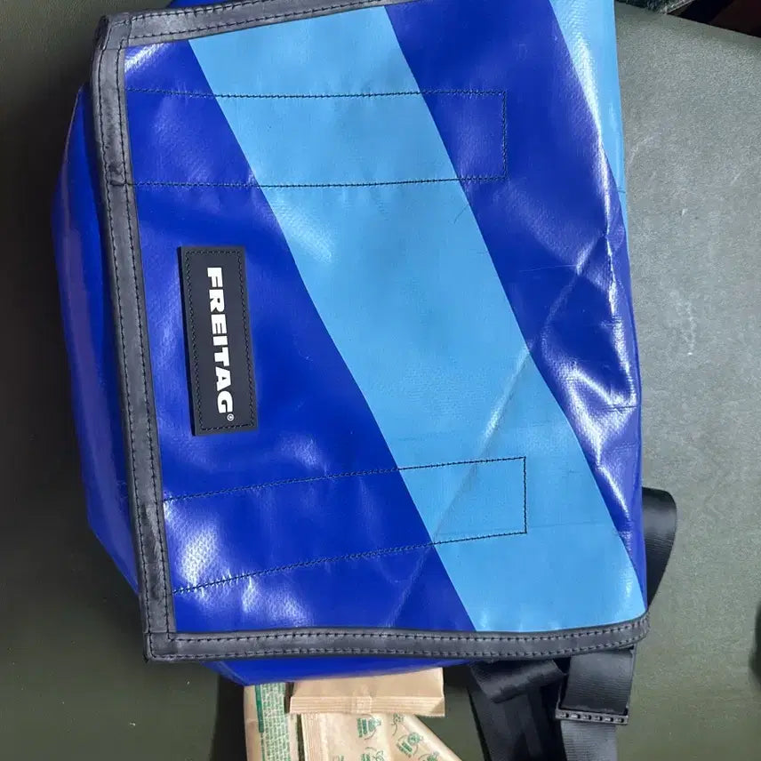 [BUNJANG] Freitag Dexter Crossbody Bag / 프라이탁 덱스터