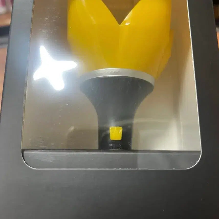 [BUNJANG] Bigbang Official Lightstick Version 4 Black / 빅뱅 공식 응원봉 버전 4 블랙 2025
