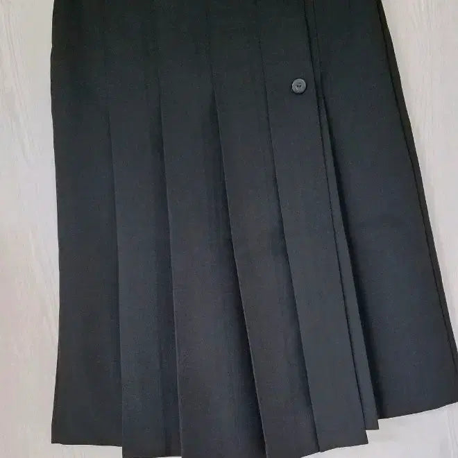 [BUNJANG] Black Pleated Wrap Skirt / 세일 블랙 주름 랩스커트 새상품