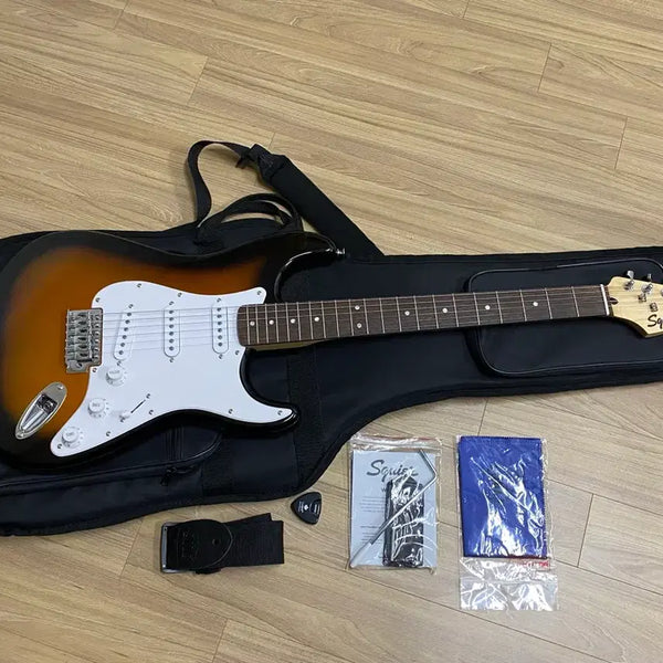 [BUNJANG] Squier Sonic Stratocaster Electric Guitar / 스콰이어 소닉