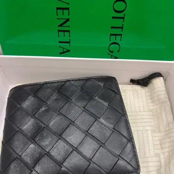 [BUNJANG] Bottega Veneta Intrecciato Bifold Wallet Black / 보테가베네타 인트레치아토 반지갑 블랙