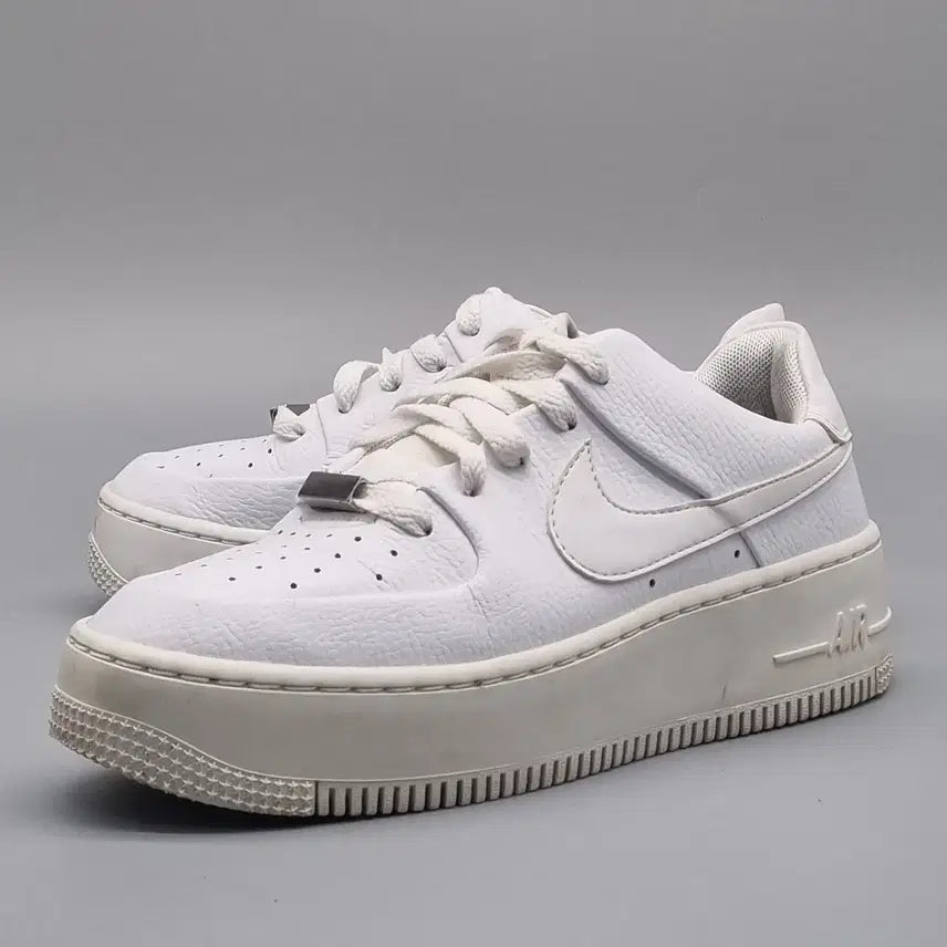 [BUNJANG] Nike Air Force 1 Sage Low Sneakers / q 나이키 에어포스1 세이지로우 운동화235