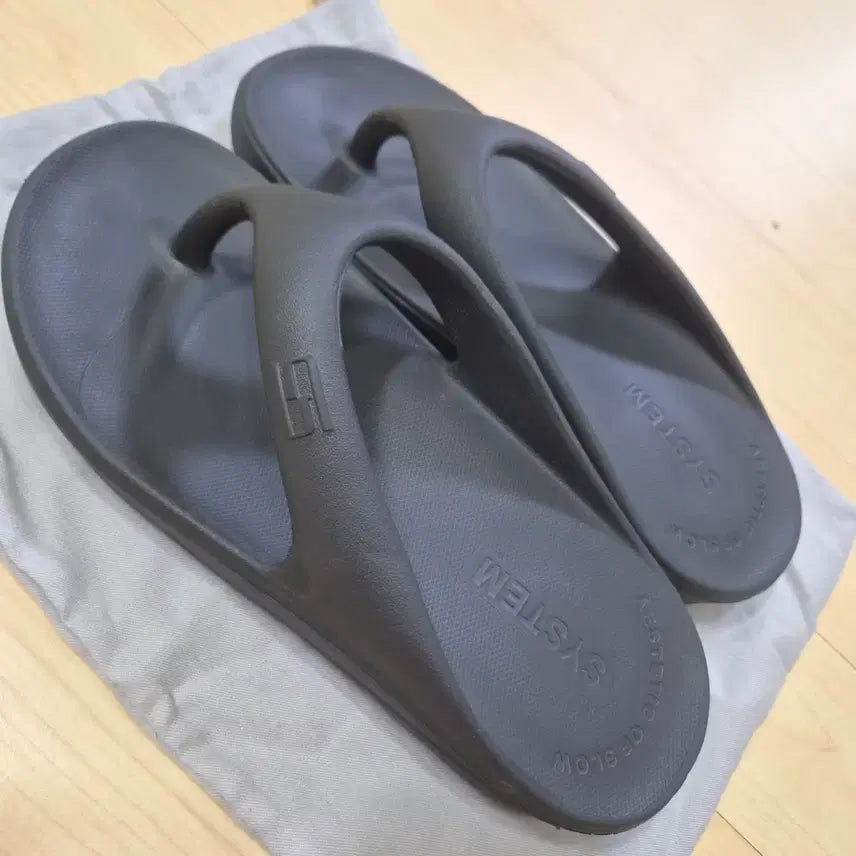 [BUNJANG] System Black Flip-Flops / 시스템 쪼리 블랙