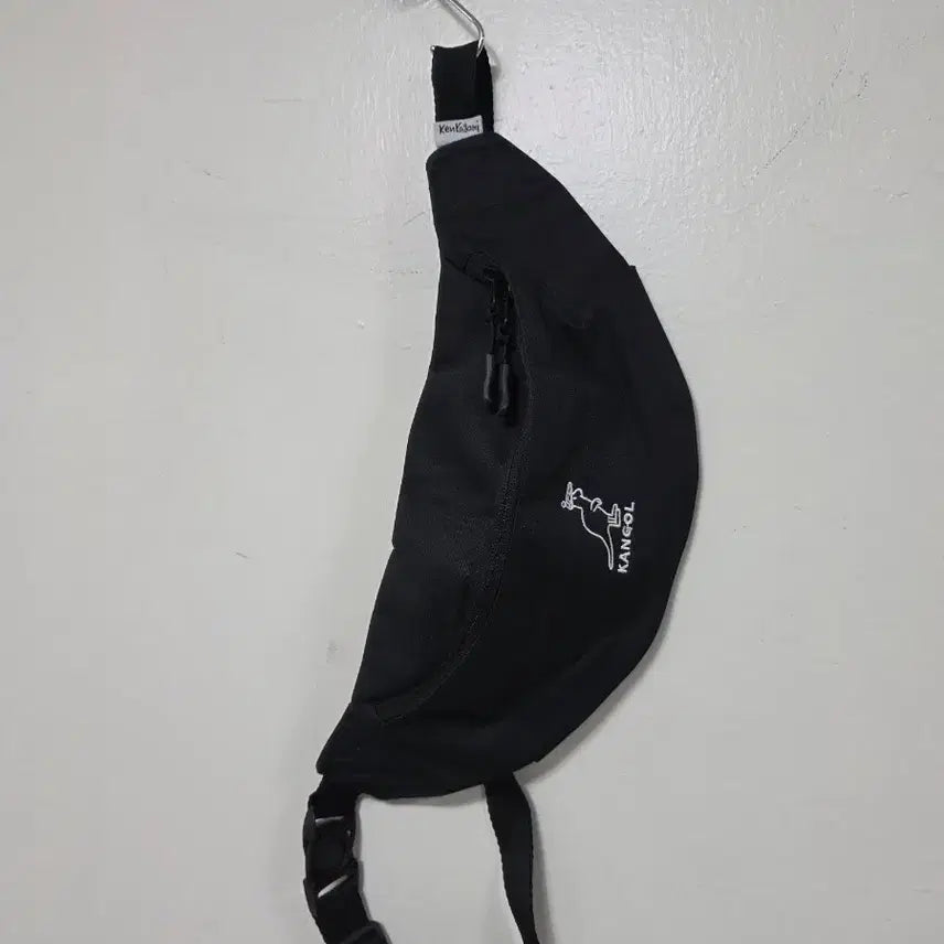[BUNJANG] Kangol Black Waist Bag / 캉골 힙색 블랙.260819