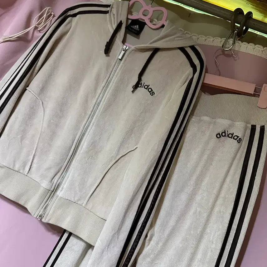 [BUNJANG] Adidas Vintage Velvet Training Set - Beige/Brown / 아디다스 셋업 아디다스 벨벳 트레이닝 세트 아디다스 올드스쿨 대장 집업 베이지 브라운 희귀