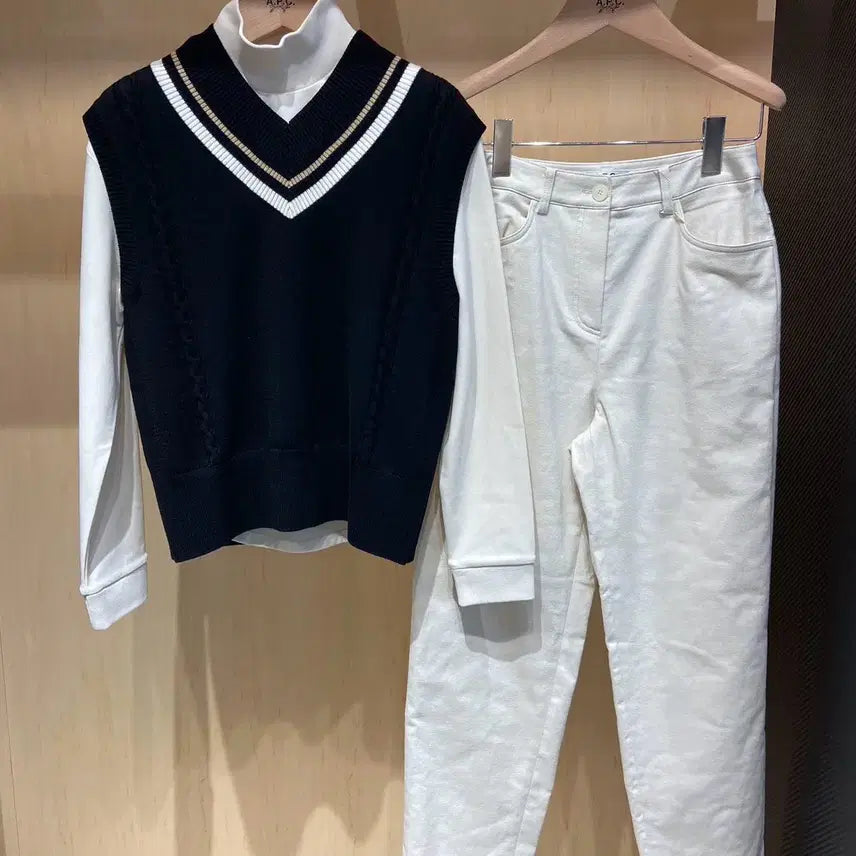 [BUNJANG] APC Women's Wool Knit Vest / #아페세 #APC#여성골프웨어