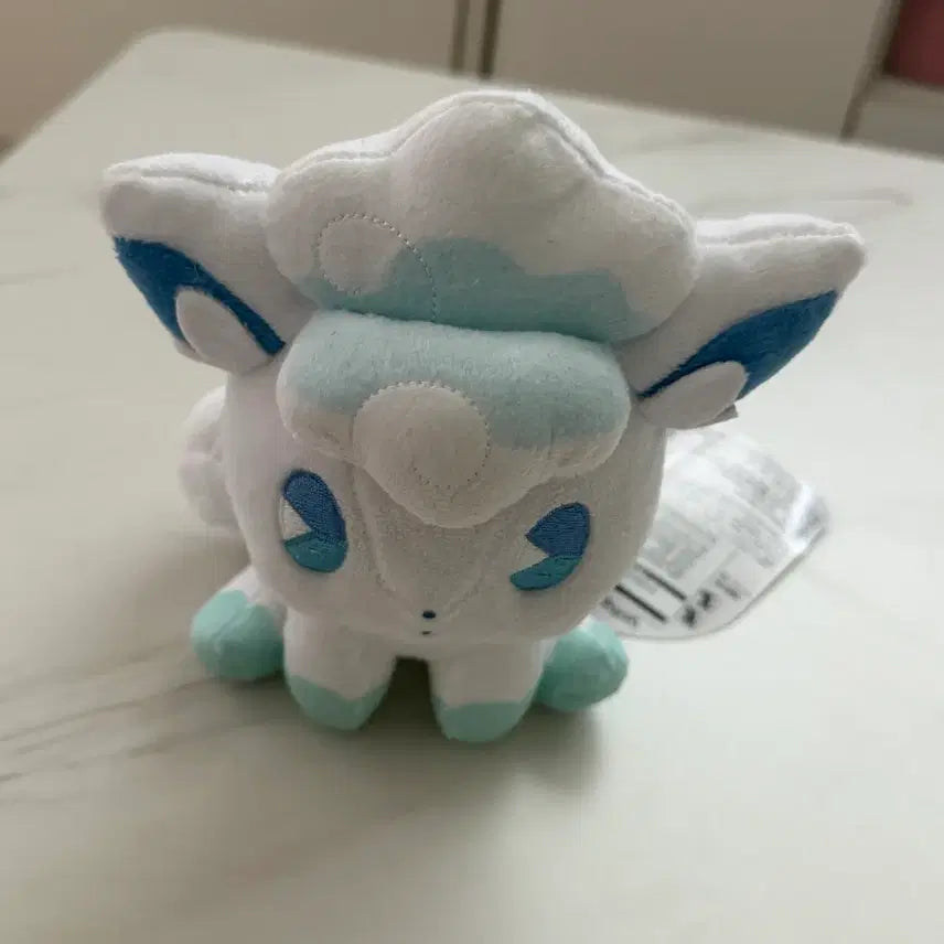 [BUNJANG] Pokemon Alolan Vulpix Plush Toy Official / 포켓몬 알로라 식스테일 인형 정품 판매