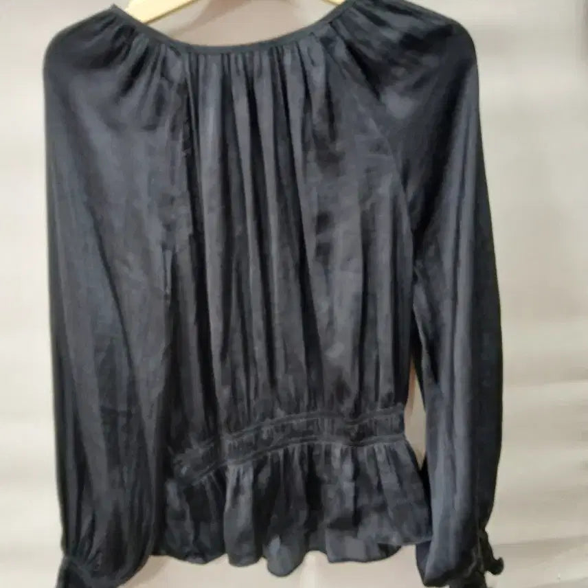 [BUNJANG] HM Black Silk Shirring Peplum Blouse Size 55 / HM블랙 실크 셔링 페플럼 블라우스55