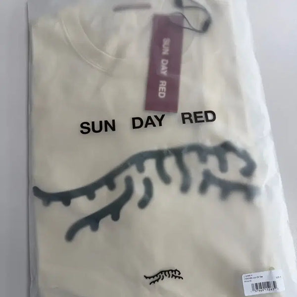 [BUNJANG] Sunday Red Sweatshirt Ivory S / 선데이레드 맨투맨 티셔츠 아이보리 S