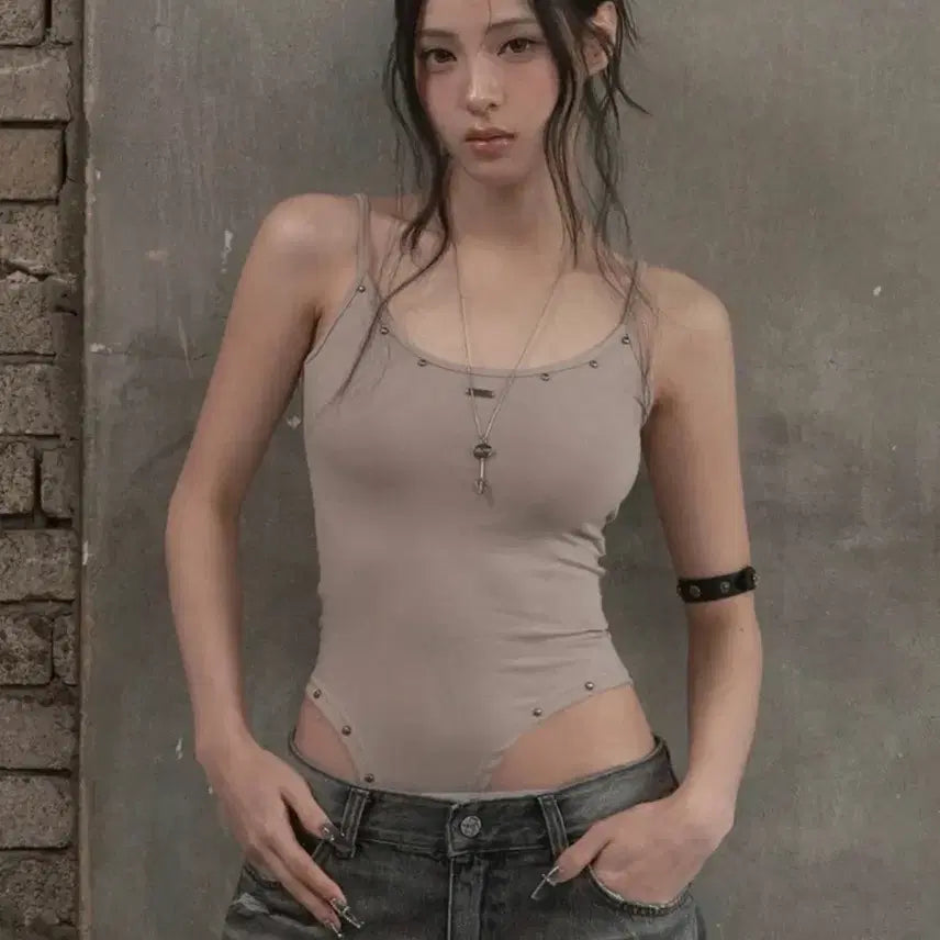 [BUNJANG] Studded Sleeveless Bodysuit Beige / 스터드 바디수트 슬리브리스 베이지