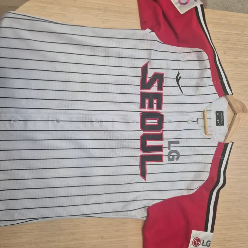 [BUNJANG] LG Twins Authentic Seoul Baseball Jersey - Hong Chang-ki (Size 120) / LG 트윈스 서울 유니폼 120 홍창기 자수마킹