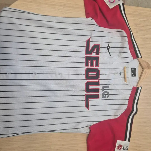 [BUNJANG] LG Twins Authentic Seoul Baseball Jersey - Hong Chang-ki (Size 120) / LG 트윈스 서울 유니폼 120 홍창기 자수마킹