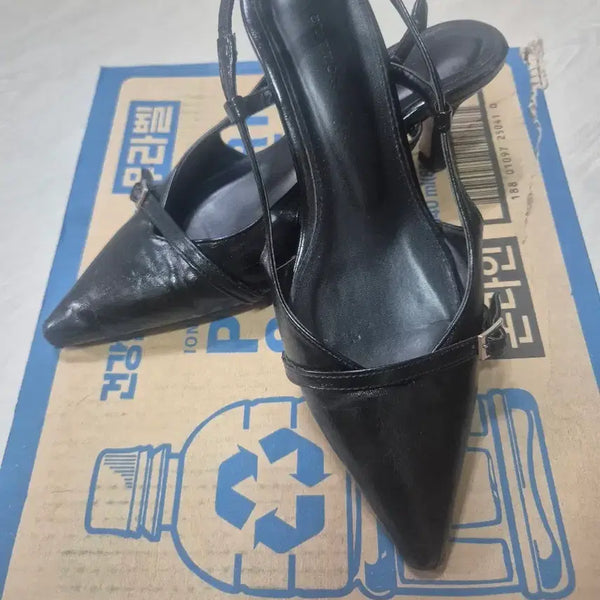 [BUNJANG] Button Strap Heels / BUTTON 스트랩 힐