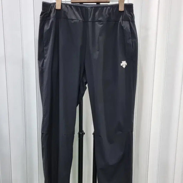 [BUNJANG] Descente Functional Training Pants Black Unisex / 데상트 기능성 트레이닝 바지 블랙 남여공용