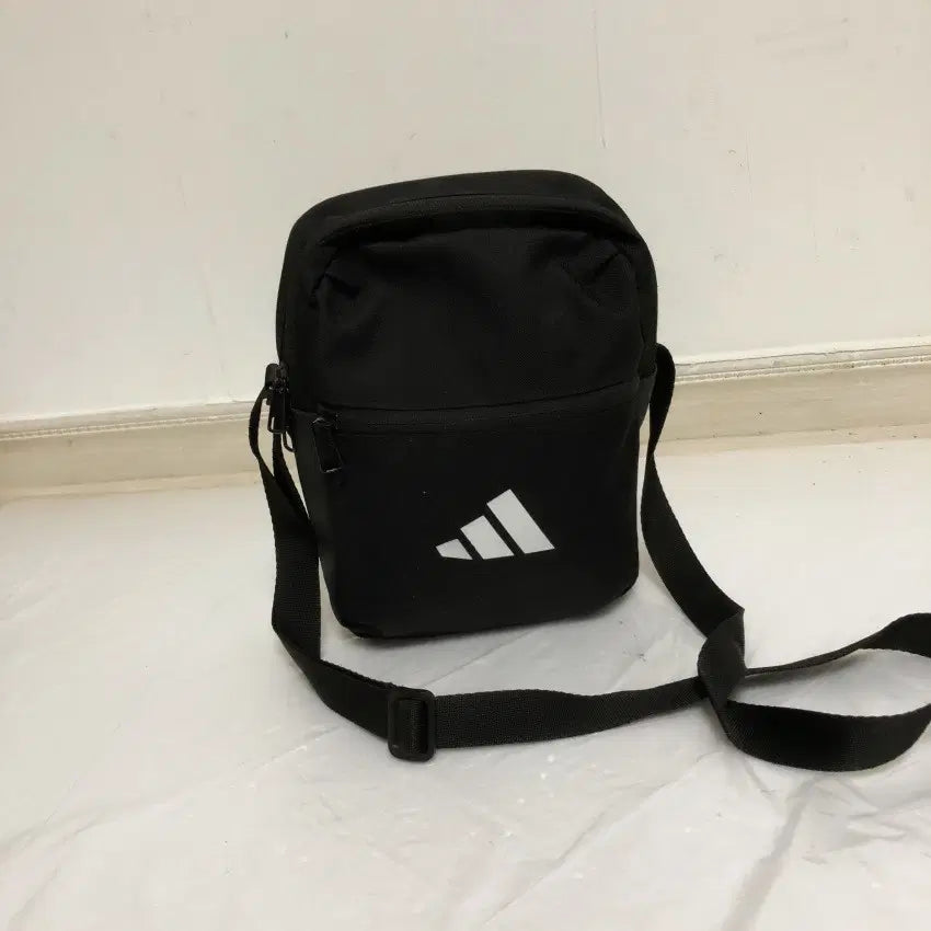 [BUNJANG] Adidas Crossbody Bag / 아디다스 크로스백@9984