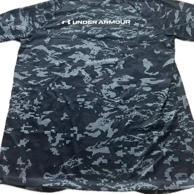 [BUNJANG] Under Armour Camouflage Short Sleeve T-Shirt / 언더아머 카모플라쥬 반팔 티셔츠