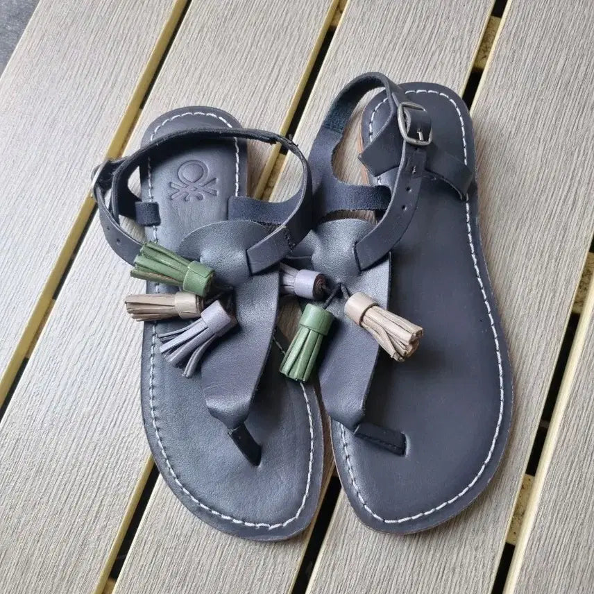 [BUNJANG] Tassel Detail Leather Sandals / 베내통 가죽 샌들