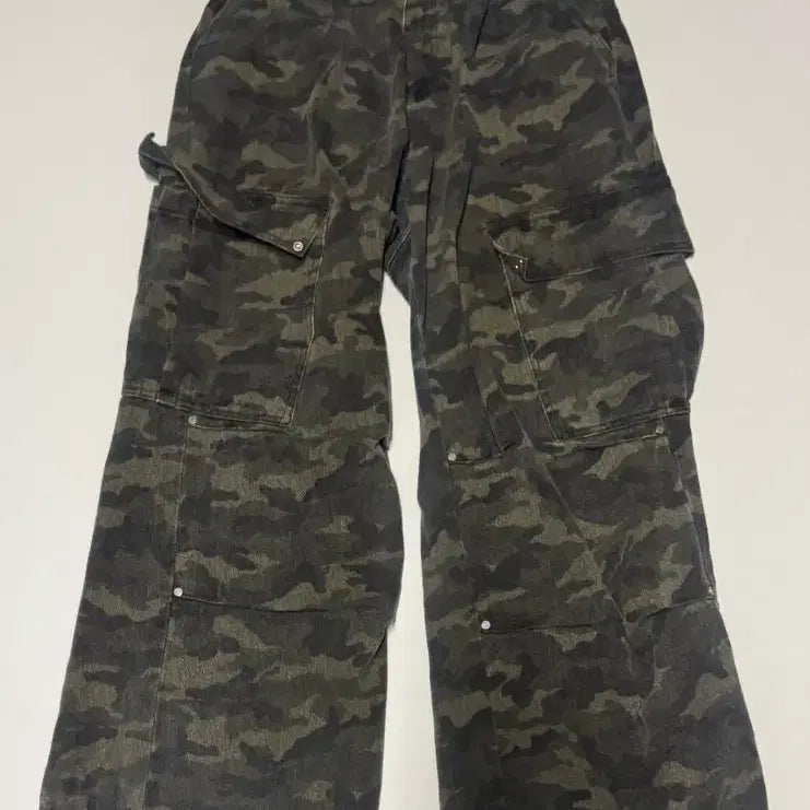 [BUNJANG] Urban Dress Signature Wide Camo Cargo Pants / 강추!! 여성 어반드레스 시그니처 와이드 카모 카고 팬츠 S