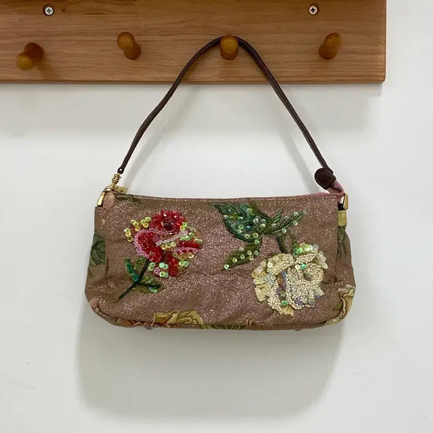 [BUNJANG] Think Bee! Pink Floral Beaded Embroidered Handbag / Think Bee! 핑크 플로럴 비즈 자수 핸드백