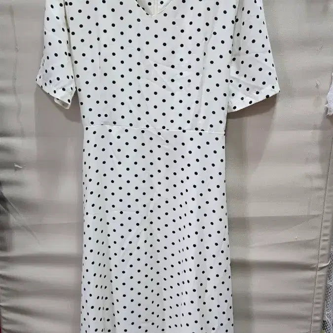 [BUNJANG] Elisi Dot Pattern Midi Dress Size 66 / 엘리시 도트 패턴 원피스66