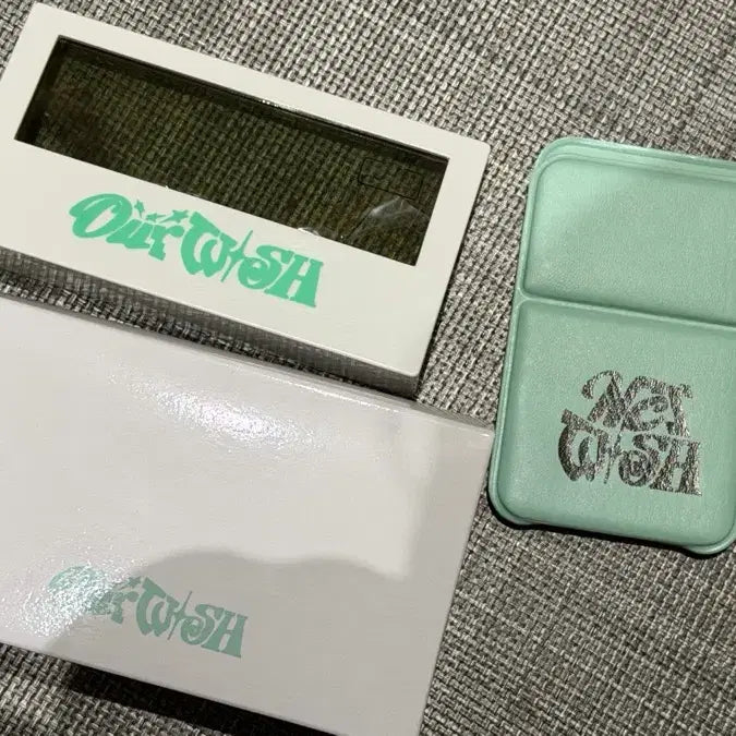 [BUNJANG] OurWish SeokCheol Special Gift Desk Clock Hand Mirror Bundle Set / 아워위시 사첵 역조공 탁상시계 손거울 양도합니당