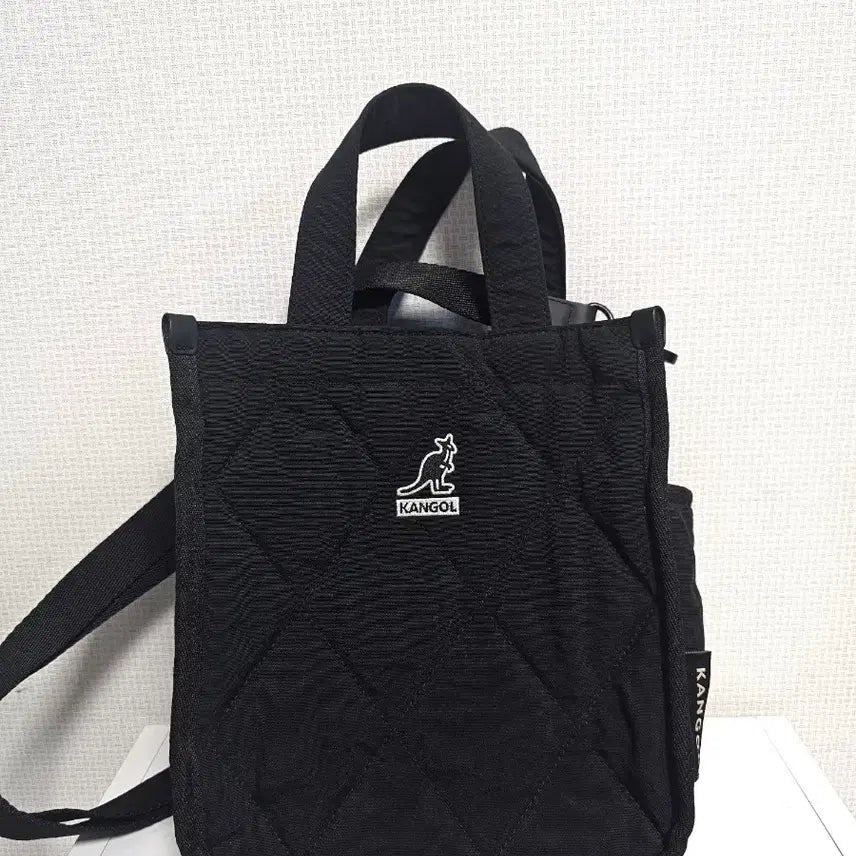 [BUNJANG] Kangol Quilted Tote Bag Black / 캉골 퀼팅 토트백 블랙