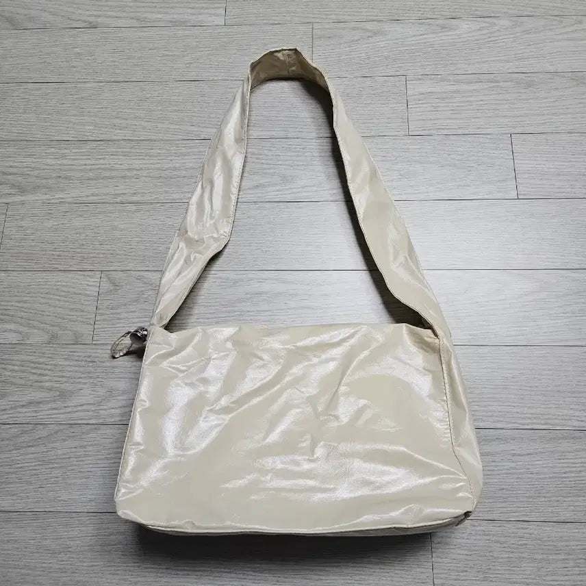 [BUNJANG] ShuEen 2-Way String Nylon Shoulder Bag / 슈펜 2way 스트링 나일론 숄더백