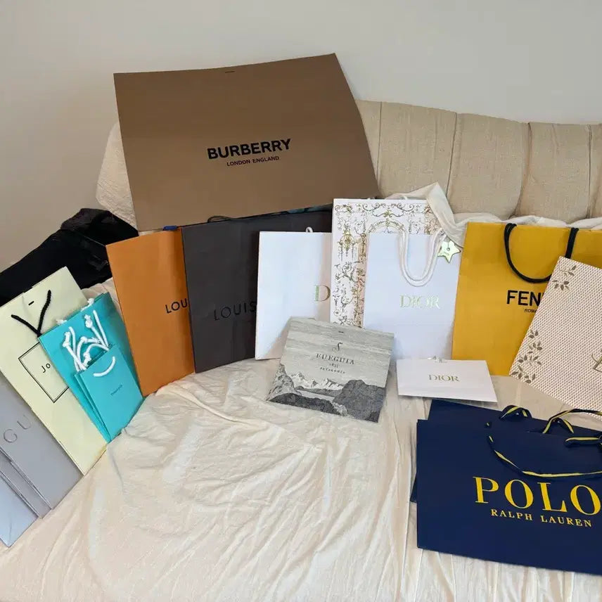 [BUNJANG] Luxury Shopping Bags Assortment / 명품 쇼핑백들