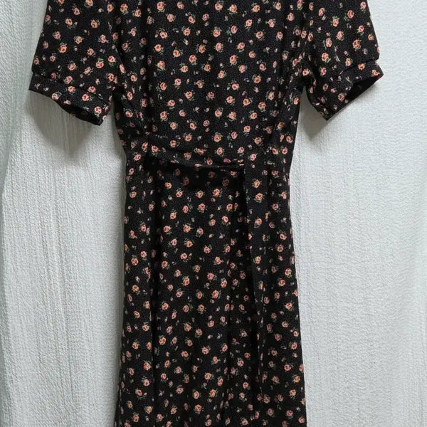 [BUNJANG] Flower Pattern Short Sleeve Mini Dress / 플라워 블랙 원피스