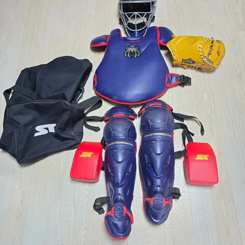 [BUNJANG] STORM Catcher's Gear Set + Kang's Catcher's Glove / STORM 포수장비세트+캉스포수글러브팝니다^^