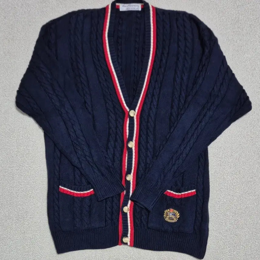 [BUNJANG] Burberry Crest Applique Knit Cardigan / 버버리 크레스트 와펜 니트 가디건