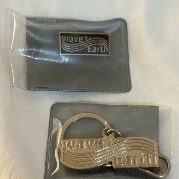 [BUNJANG] Wave To Us Bundle Set Keyring & Badge / 웨이브투어스 키링 뱃지 일괄