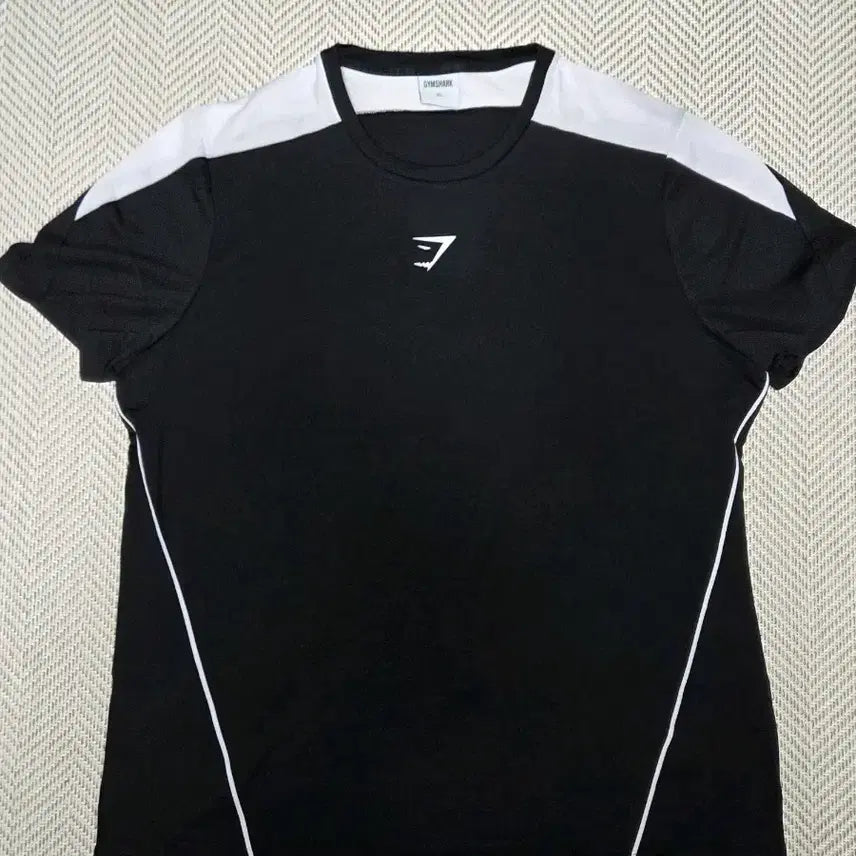 [BUNJANG] Gymshark Black Short Sleeve T-Shirt / 짐샤크 반팔티셔츠 블랙