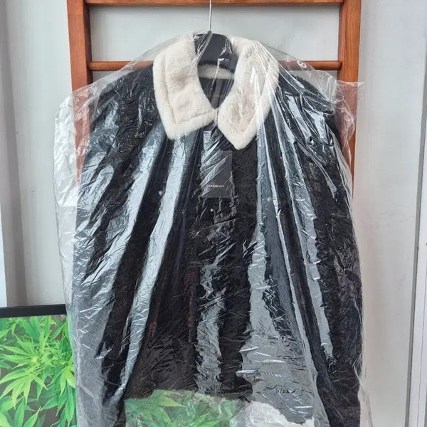[BUNJANG] Collar Contrast Fleece Jacket - Black / (새상품) 카라 배색 양털 자켓 블랙