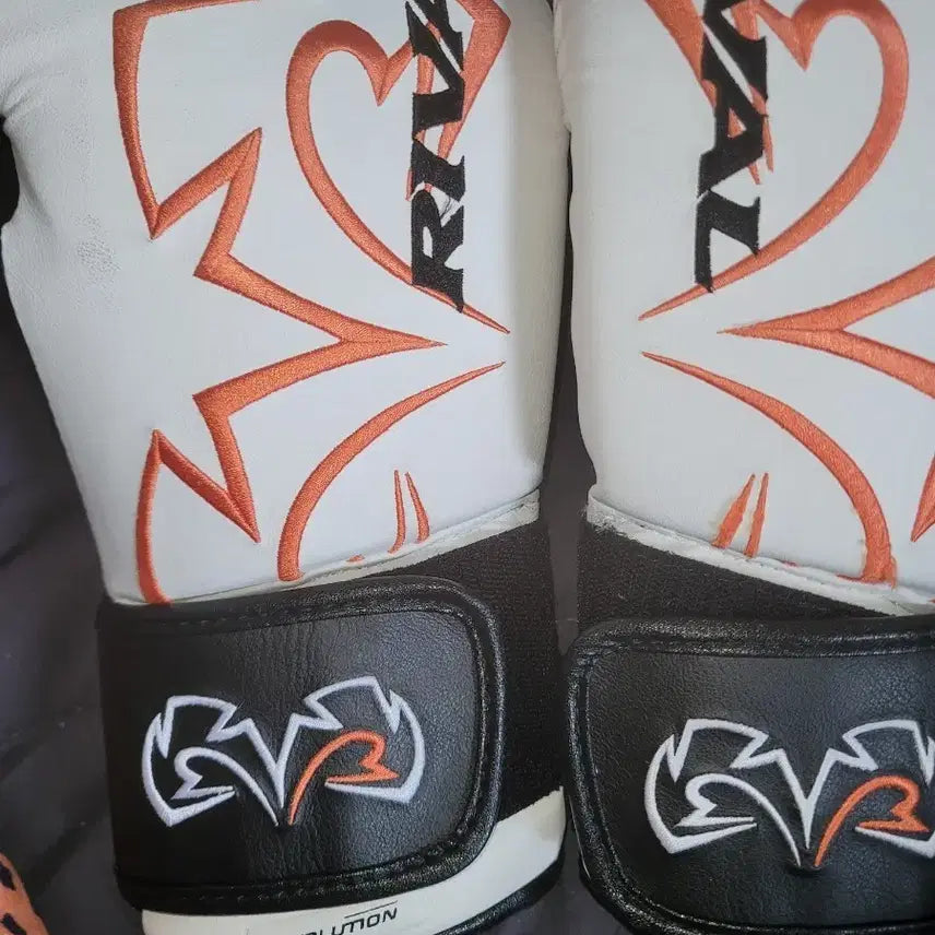 [BUNJANG] Rival Boxing Gloves White/Orange / 라이벌 복싱 글러브 화이트/오렌지