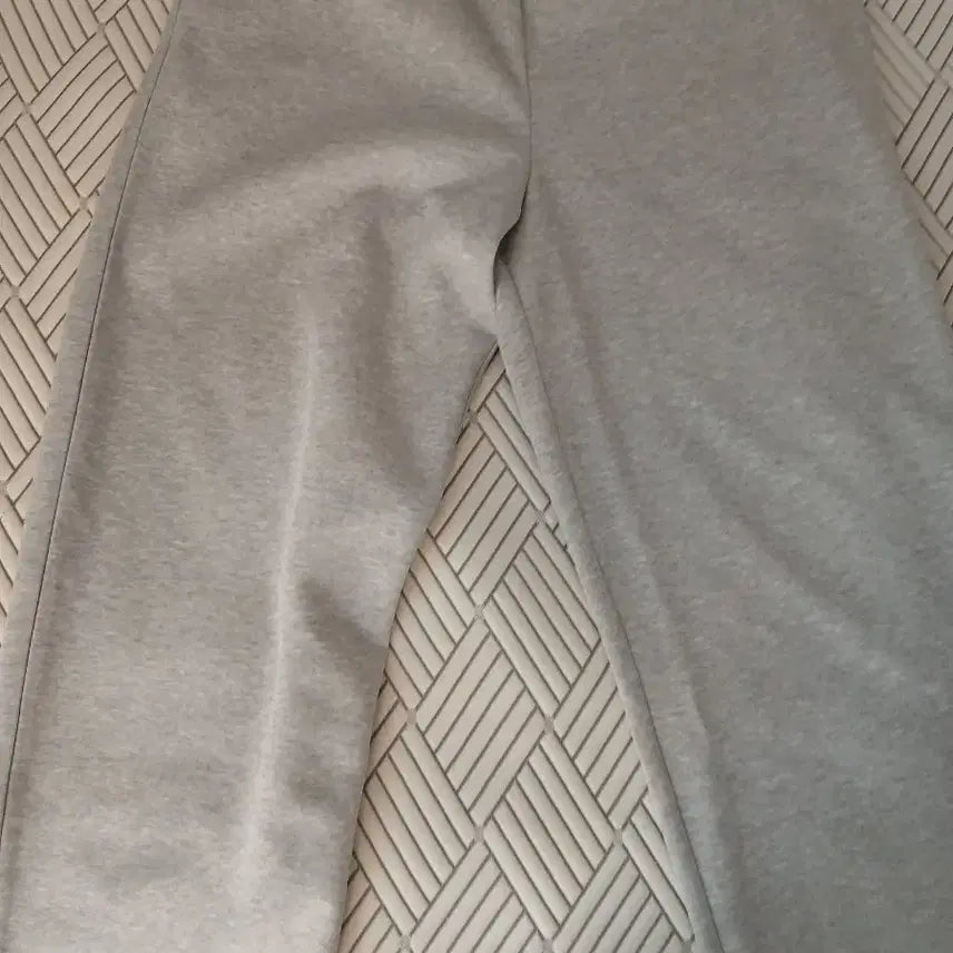 [BUNJANG] Uniqlo C-Line Sweat Wide Pants / (*새상품 급처*)유니클로 c라인 스웨트 와이드팬츠 교환 및 판매
