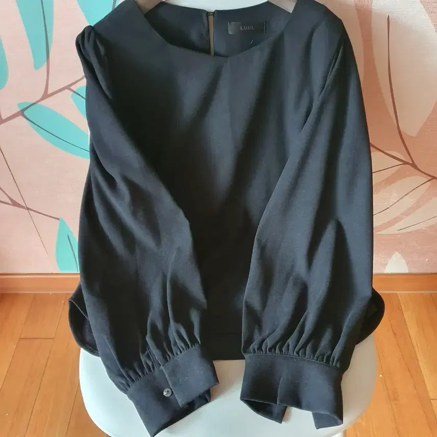 [BUNJANG] Black Puff Sleeve Blouse / 블략퍼프블라우스