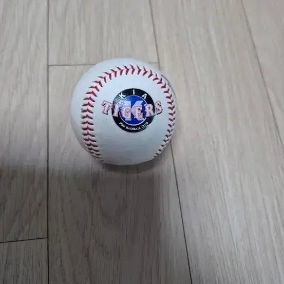 [BUNJANG] Kia Tigers Baseball / 기아 타이거즈 야구공  팔아요