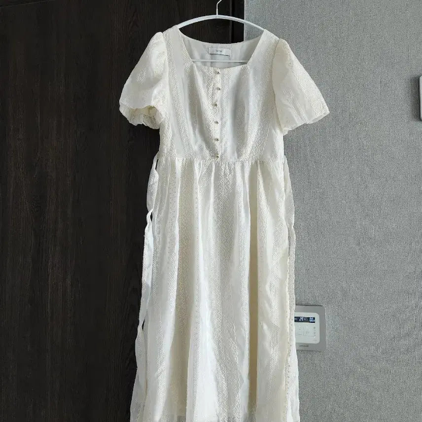 [BUNJANG] Satin Lace Dress Ivory Size 55 / 샤틴 레이스 원피스 아이보리 55 (24년도)