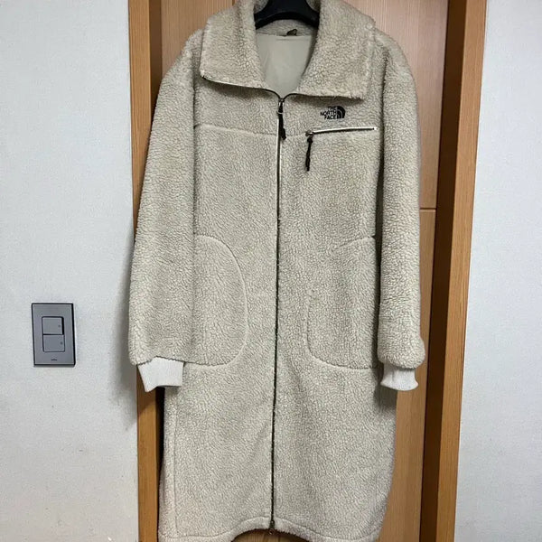 [BUNJANG] The North Face White Label Fleece Long Coat (M) / 노스페이스 플리스 코트, 90 m 라이트베이지 롱플리스 후리스 점퍼 화이트라벨 데상트 코오롱  k2 디스커버리 롱후리스 블랙야크 뉴발란스 내셔널